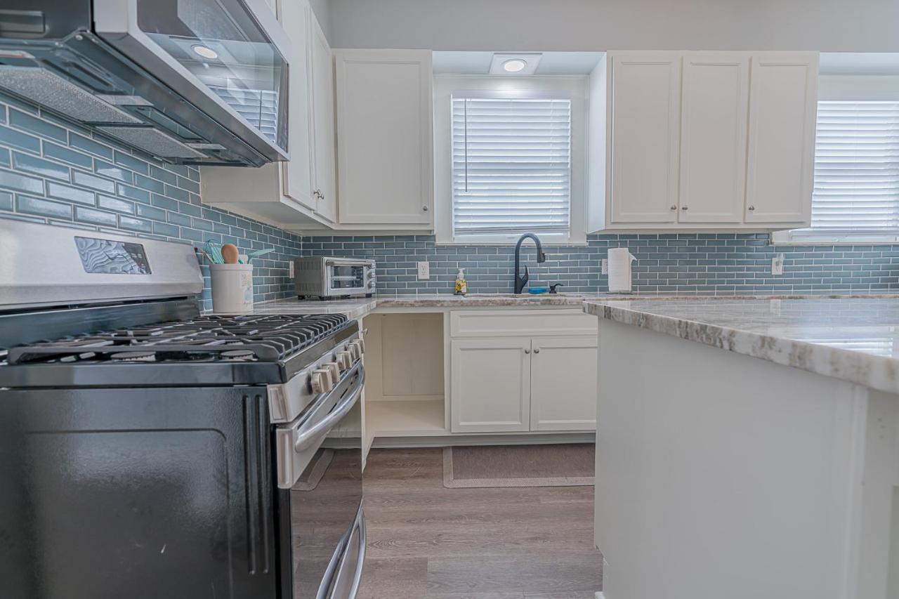 Uptown Cottage Newly Updated Home Near The Strand Galveston Harbor And Utmb Ngoại thất bức ảnh