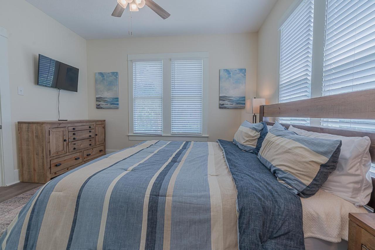 Uptown Cottage Newly Updated Home Near The Strand Galveston Harbor And Utmb Ngoại thất bức ảnh